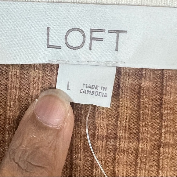 NWT LOFT Two Tone Bell Sleeve Ribbed Polo Sweater in Cocoa Powder - Picture 9 of 11